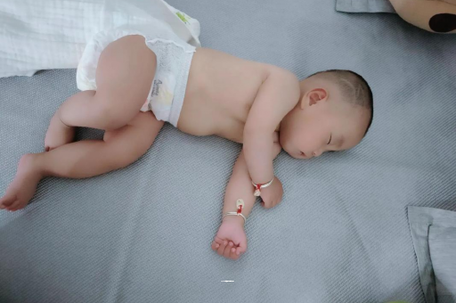 高安三个月宝宝身高体重